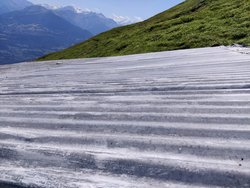 Le toit enfonçé, il faut bien regarder... {JPEG}