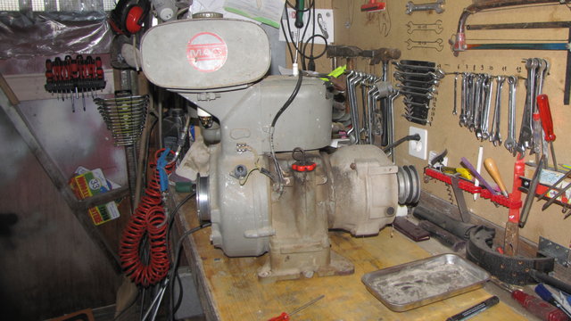 Le moteur sur l'établi